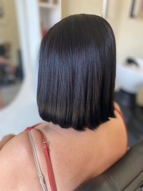 Corte curto com acabamento brilhante